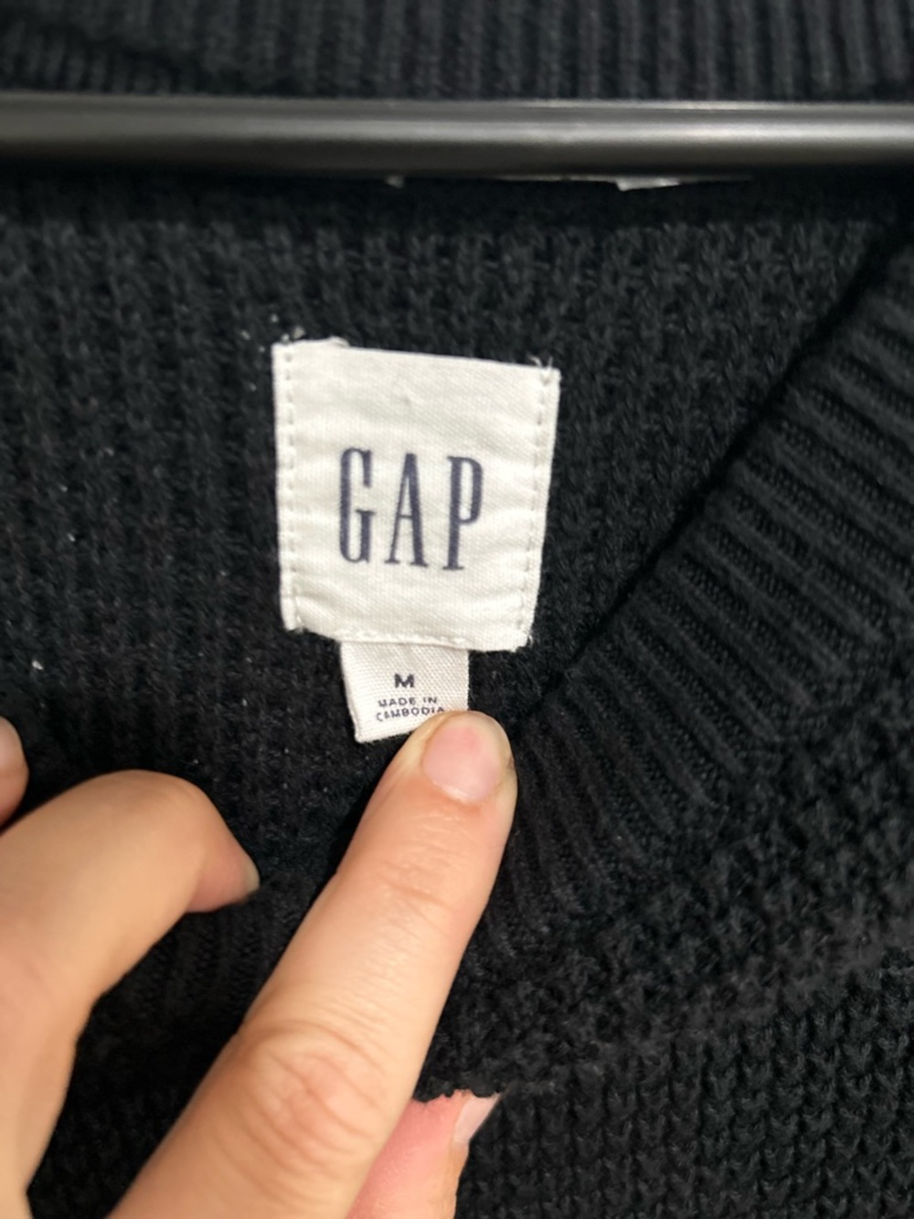 GAP Black Waffle Knit Sweater Size Medium Cotton Crewneck Pullover - Picture 2 of 5